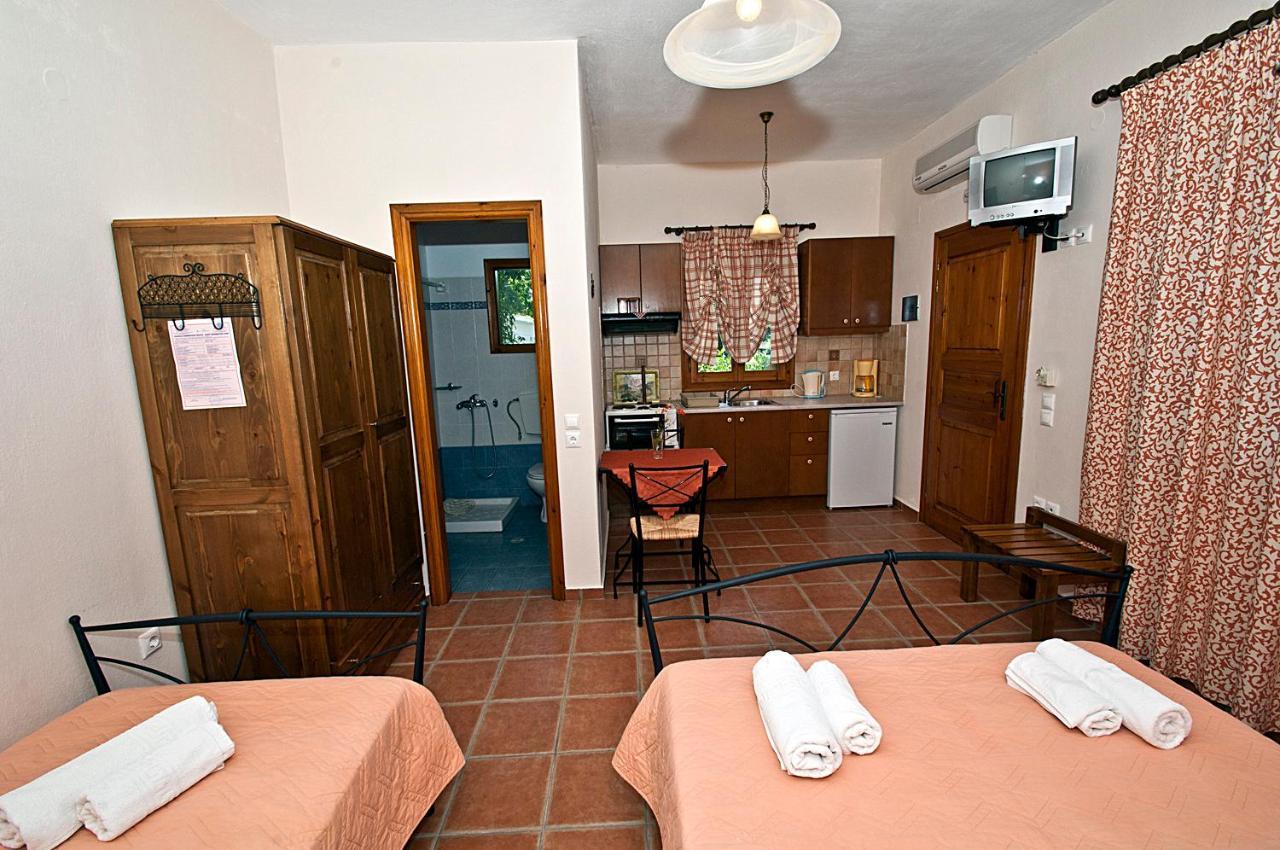 Katikies Stamatias Studios & Maisonettes Agnontas Екстериор снимка